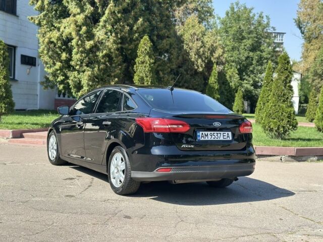 Чорний Форд Фокус, об'ємом двигуна 2 л та пробігом 199 тис. км за 6699 $, фото 4 на Automoto.ua