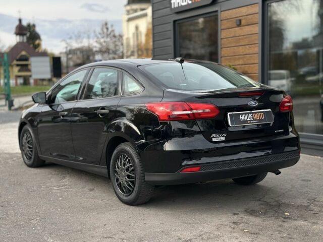 Черный Форд Фокус, объемом двигателя 2 л и пробегом 121 тыс. км за 9200 $, фото 5 на Automoto.ua