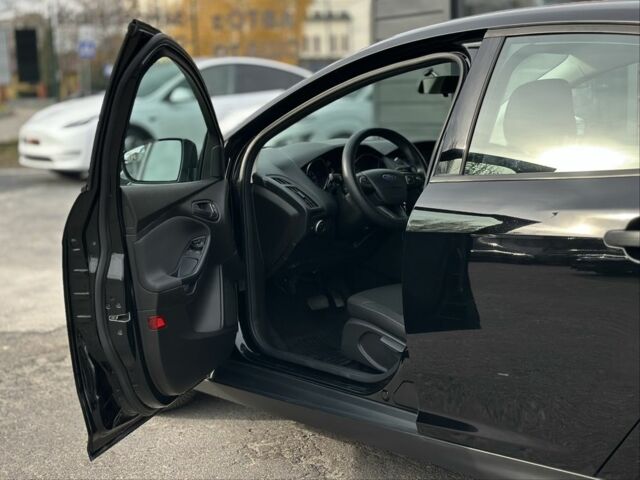 Черный Форд Фокус, объемом двигателя 2 л и пробегом 121 тыс. км за 9200 $, фото 11 на Automoto.ua