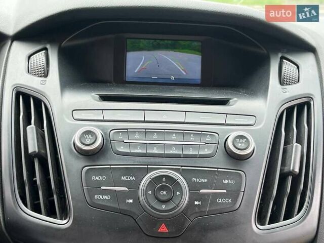 Черный Форд Фокус, объемом двигателя 2 л и пробегом 223 тыс. км за 7500 $, фото 13 на Automoto.ua