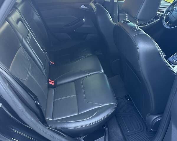 Черный Форд Фокус, объемом двигателя 2 л и пробегом 185 тыс. км за 10000 $, фото 13 на Automoto.ua