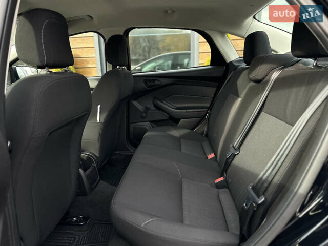 Чорний Форд Фокус, об'ємом двигуна 2 л та пробігом 121 тис. км за 9200 $, фото 44 на Automoto.ua