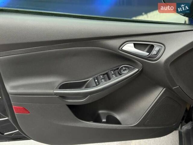 Черный Форд Фокус, объемом двигателя 1 л и пробегом 78 тыс. км за 7499 $, фото 7 на Automoto.ua