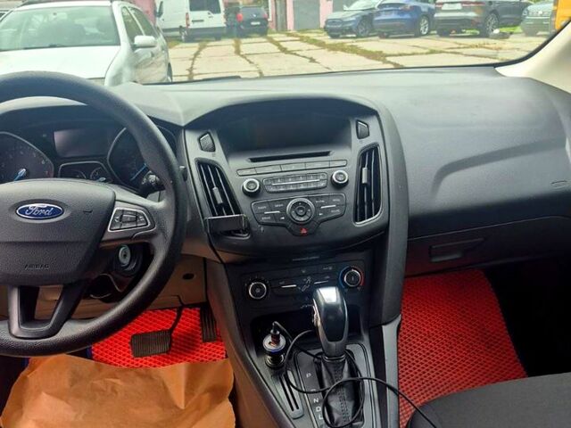 Форд Фокус 2016 у Києві на Automoto.ua Чорний Форд Фокус, об'ємом двигуна 2 л та пробігом 116 тис. км за 7600 $, фото 4 на Automoto.ua