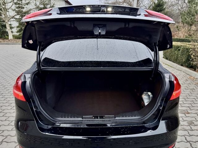 Черный Форд Фокус, объемом двигателя 2 л и пробегом 120 тыс. км за 7750 $, фото 14 на Automoto.ua