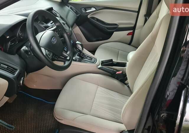 Форд Фокус 2016 в Ровно на Automoto.ua Черный Форд Фокус, объемом двигателя 2 л и пробегом 79 тыс. км за 7700 $, фото 10 на Automoto.ua