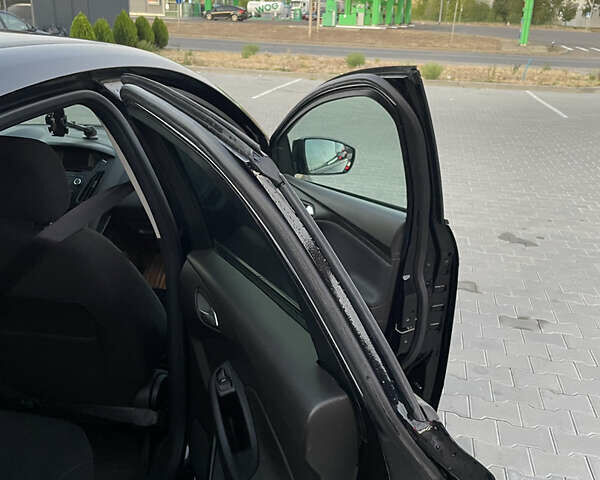 Чорний Форд Фокус, об'ємом двигуна 2 л та пробігом 135 тис. км за 9500 $, фото 5 на Automoto.ua