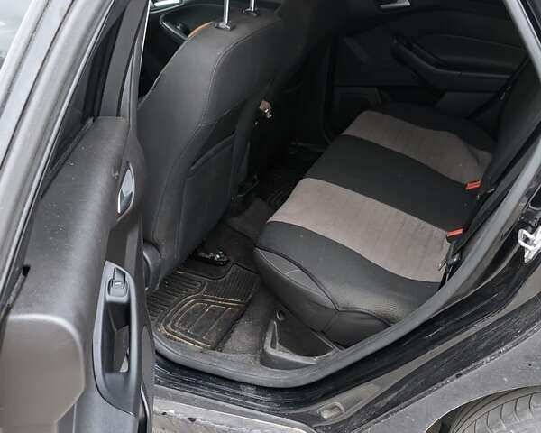 Черный Форд Фокус, объемом двигателя 1.9 л и пробегом 153 тыс. км за 10499 $, фото 3 на Automoto.ua