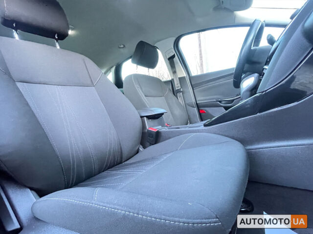 Чорний Форд Фокус, об'ємом двигуна 2 л та пробігом 76 тис. км за 10800 $, фото 21 на Automoto.ua