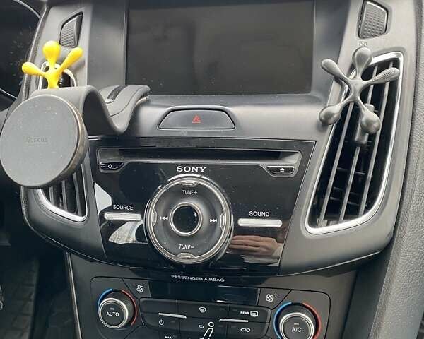 Черный Форд Фокус, объемом двигателя 2 л и пробегом 190 тыс. км за 9600 $, фото 16 на Automoto.ua