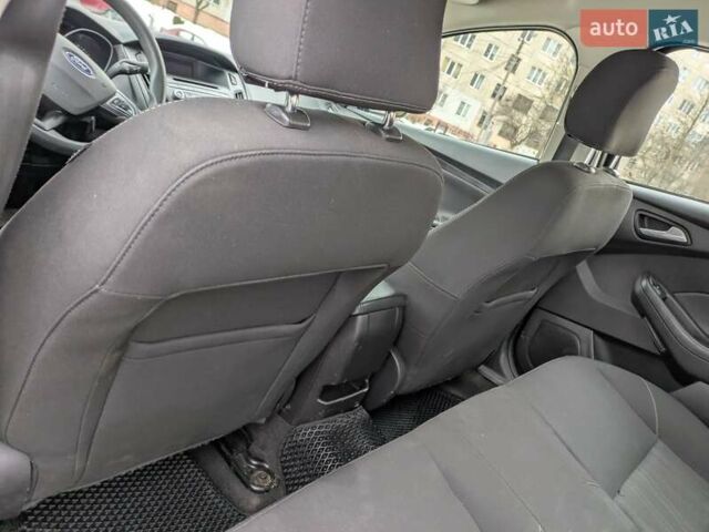 Чорний Форд Фокус, об'ємом двигуна 2 л та пробігом 147 тис. км за 8500 $, фото 31 на Automoto.ua