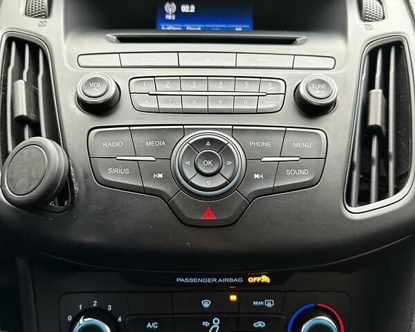 Черный Форд Фокус, объемом двигателя 2 л и пробегом 98 тыс. км за 9600 $, фото 18 на Automoto.ua