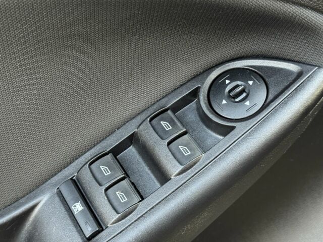 Черный Форд Фокус, объемом двигателя 2 л и пробегом 155 тыс. км за 8500 $, фото 11 на Automoto.ua