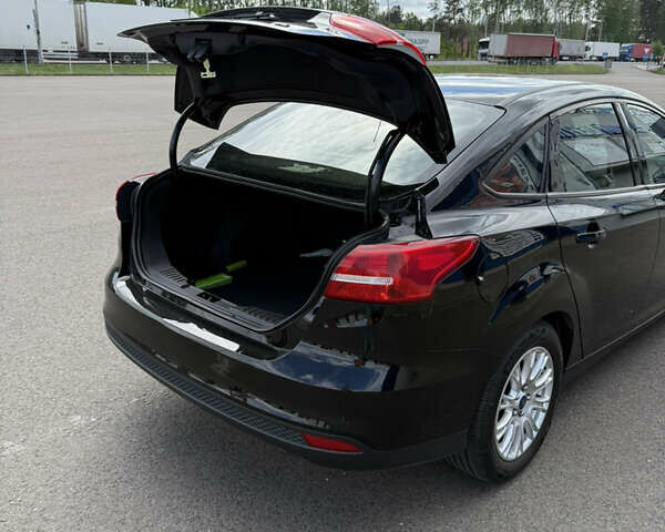 Черный Форд Фокус, объемом двигателя 2 л и пробегом 130 тыс. км за 8500 $, фото 8 на Automoto.ua