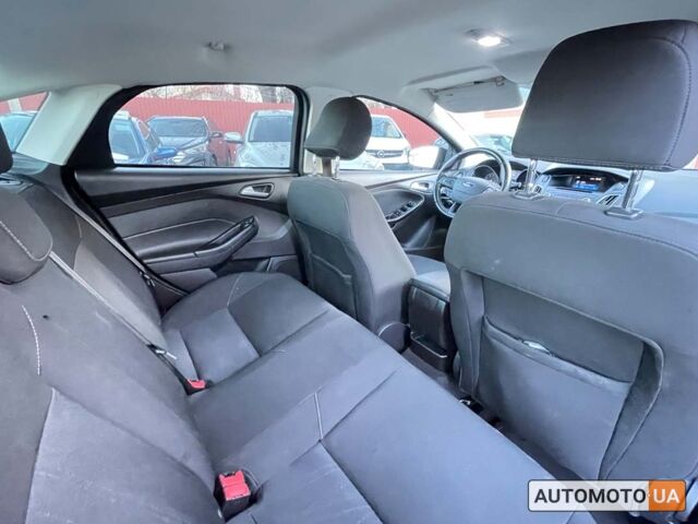 Чорний Форд Фокус, об'ємом двигуна 2 л та пробігом 76 тис. км за 10800 $, фото 12 на Automoto.ua