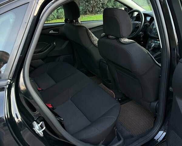 Чорний Форд Фокус, об'ємом двигуна 1 л та пробігом 86 тис. км за 8000 $, фото 7 на Automoto.ua