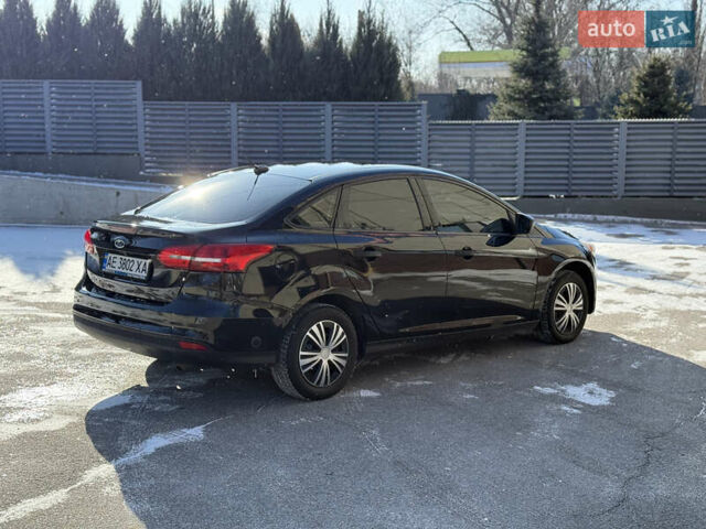 Чорний Форд Фокус, об'ємом двигуна 2 л та пробігом 145 тис. км за 6899 $, фото 4 на Automoto.ua