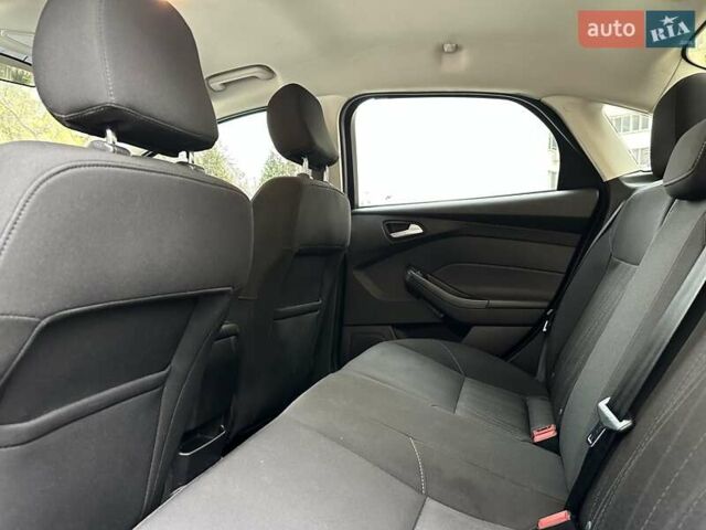 Черный Форд Фокус, объемом двигателя 2 л и пробегом 98 тыс. км за 9600 $, фото 13 на Automoto.ua