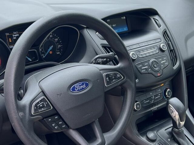 Чорний Форд Фокус, об'ємом двигуна 2 л та пробігом 50 тис. км за 9800 $, фото 7 на Automoto.ua