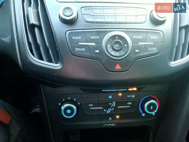 Чорний Форд Фокус, об'ємом двигуна 2 л та пробігом 49 тис. км за 9700 $, фото 6 на Automoto.ua