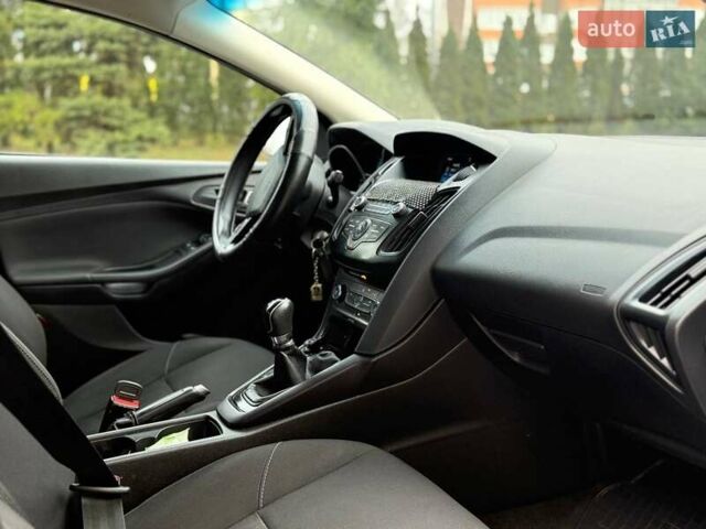 Чорний Форд Фокус, об'ємом двигуна 2 л та пробігом 99 тис. км за 8000 $, фото 24 на Automoto.ua
