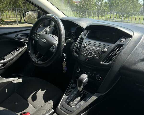 Чорний Форд Фокус, об'ємом двигуна 2 л та пробігом 214 тис. км за 8200 $, фото 6 на Automoto.ua