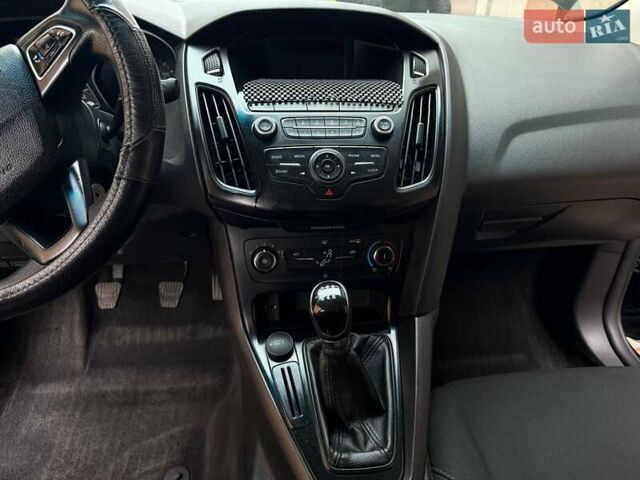 Черный Форд Фокус, объемом двигателя 2 л и пробегом 99 тыс. км за 8500 $, фото 5 на Automoto.ua