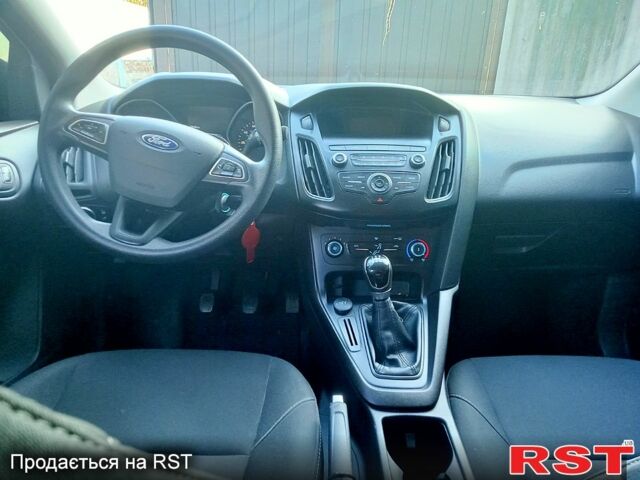 Чорний Форд Фокус, об'ємом двигуна 2 л та пробігом 49 тис. км за 9700 $, фото 4 на Automoto.ua