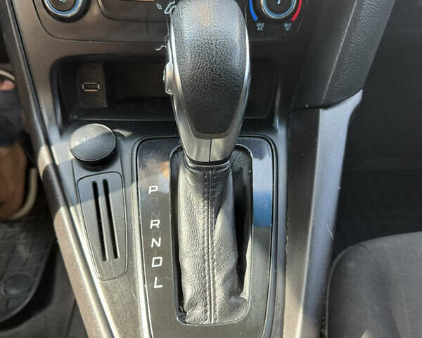 Чорний Форд Фокус, об'ємом двигуна 2 л та пробігом 199 тис. км за 8500 $, фото 7 на Automoto.ua