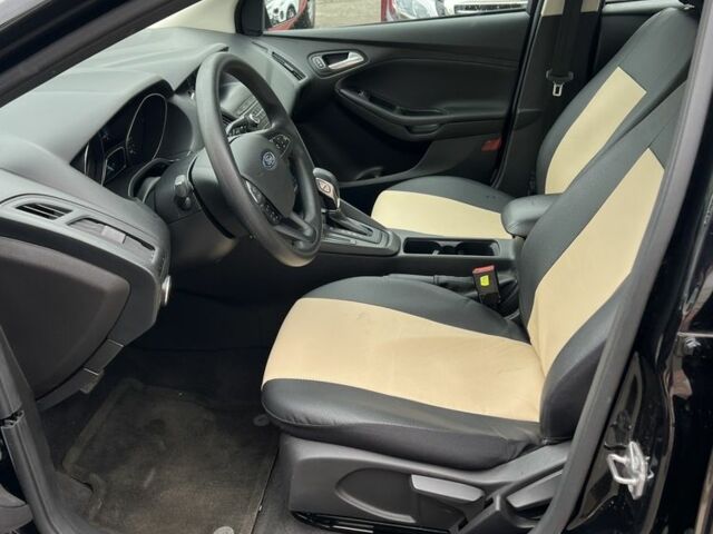 Чорний Форд Фокус, об'ємом двигуна 2 л та пробігом 50 тис. км за 9800 $, фото 6 на Automoto.ua