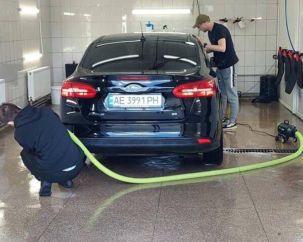 Чорний Форд Фокус, об'ємом двигуна 2 л та пробігом 196 тис. км за 6500 $, фото 81 на Automoto.ua