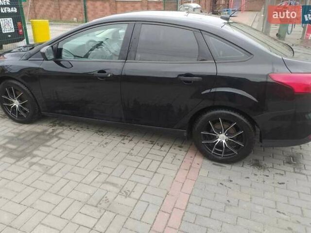 Чорний Форд Фокус, об'ємом двигуна 2 л та пробігом 120 тис. км за 10100 $, фото 2 на Automoto.ua