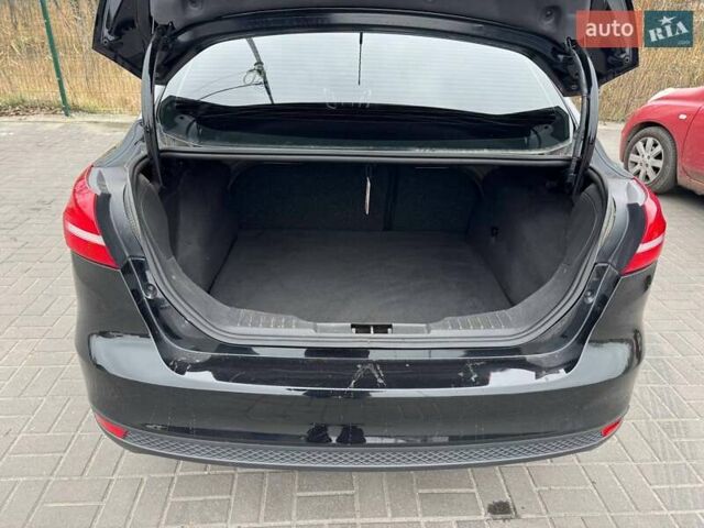 Чорний Форд Фокус, об'ємом двигуна 2 л та пробігом 196 тис. км за 6500 $, фото 3 на Automoto.ua