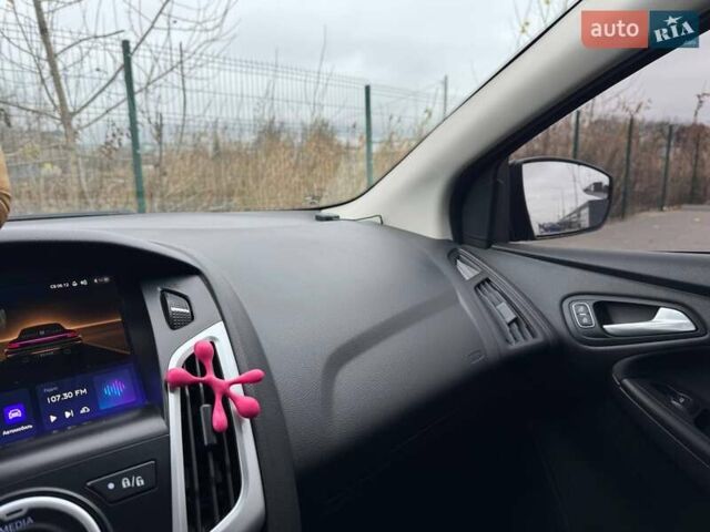 Чорний Форд Фокус, об'ємом двигуна 2 л та пробігом 196 тис. км за 6500 $, фото 16 на Automoto.ua