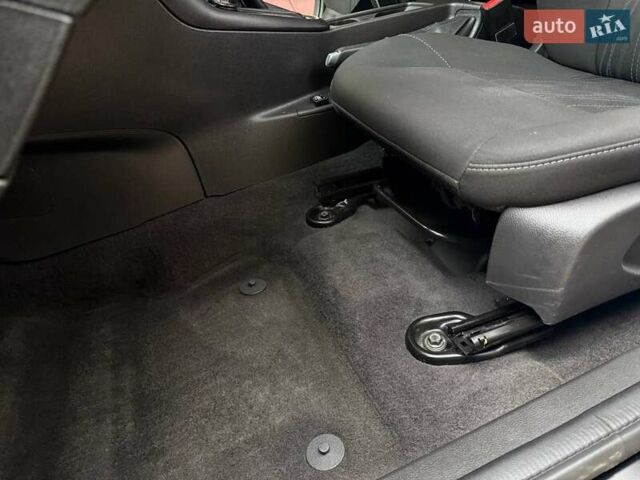 Чорний Форд Фокус, об'ємом двигуна 2 л та пробігом 99 тис. км за 8000 $, фото 7 на Automoto.ua