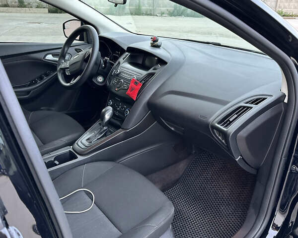 Черный Форд Фокус, объемом двигателя 2 л и пробегом 149 тыс. км за 9900 $, фото 5 на Automoto.ua