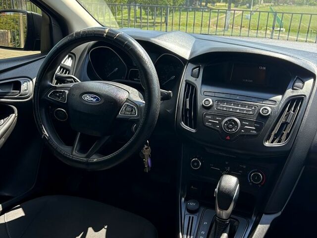 Черный Форд Фокус, объемом двигателя 2 л и пробегом 220 тыс. км за 7300 $, фото 6 на Automoto.ua