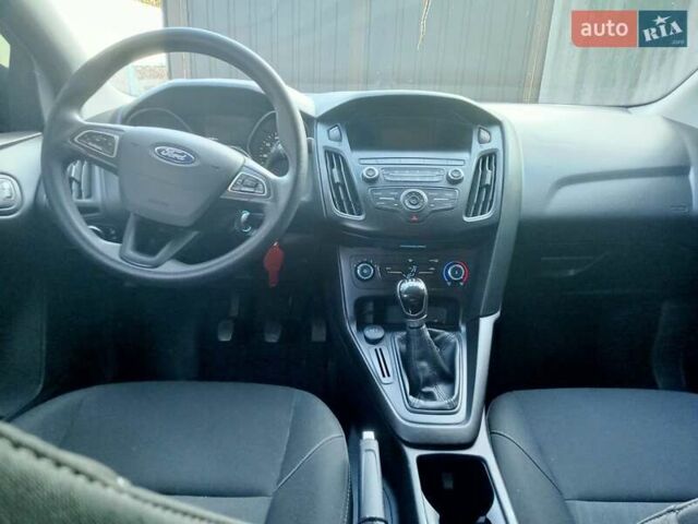 Чорний Форд Фокус, об'ємом двигуна 2 л та пробігом 49 тис. км за 9700 $, фото 5 на Automoto.ua
