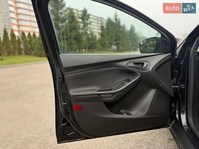 Чорний Форд Фокус, об'ємом двигуна 2 л та пробігом 99 тис. км за 8000 $, фото 17 на Automoto.ua