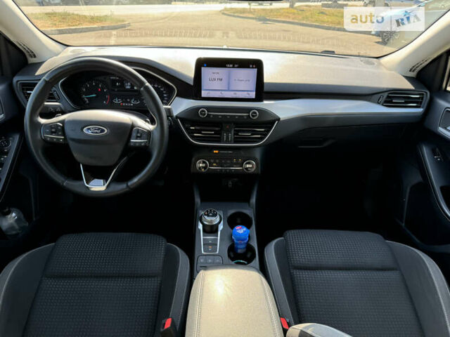 Черный Форд Фокус, объемом двигателя 1 л и пробегом 62 тыс. км за 15900 $, фото 28 на Automoto.ua