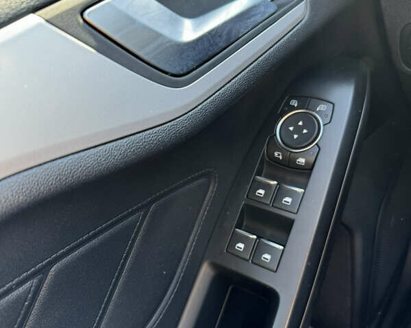 Черный Форд Фокус, объемом двигателя 1 л и пробегом 62 тыс. км за 15900 $, фото 14 на Automoto.ua