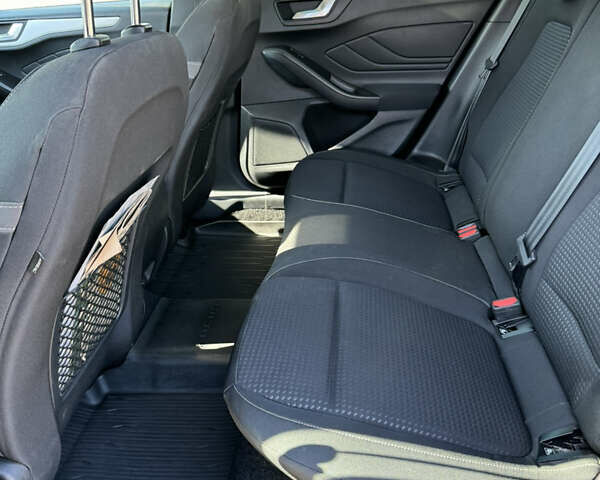 Черный Форд Фокус, объемом двигателя 1 л и пробегом 62 тыс. км за 15900 $, фото 10 на Automoto.ua