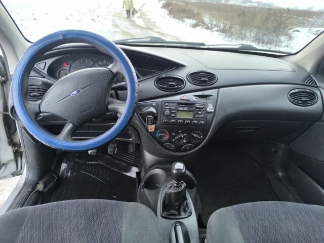 Черный Форд Фокус, объемом двигателя 1.8 л и пробегом 300 тыс. км за 1500 $, фото 4 на Automoto.ua