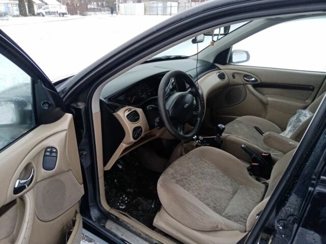 Черный Форд Фокус, объемом двигателя 1.8 л и пробегом 398 тыс. км за 2150 $, фото 7 на Automoto.ua