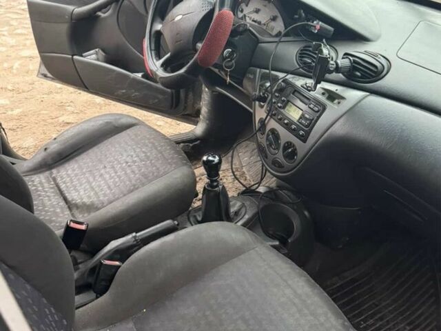 Черный Форд Фокус, объемом двигателя 1.8 л и пробегом 299 тыс. км за 1400 $, фото 1 на Automoto.ua