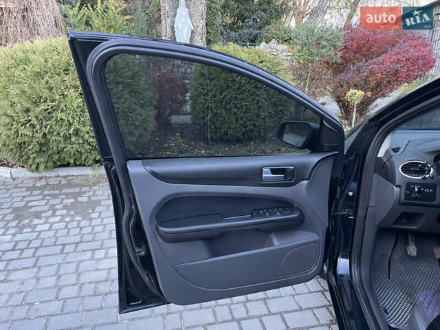 Чорний Форд Фокус, об'ємом двигуна 1.6 л та пробігом 294 тис. км за 4300 $, фото 25 на Automoto.ua