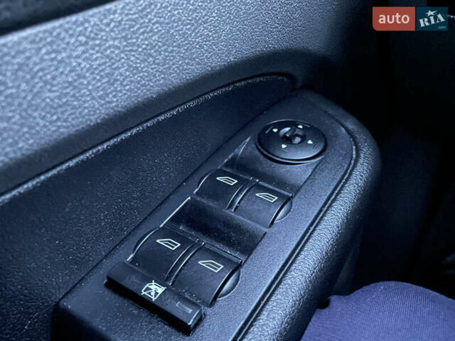 Чорний Форд Фокус, об'ємом двигуна 1.6 л та пробігом 294 тис. км за 4300 $, фото 39 на Automoto.ua