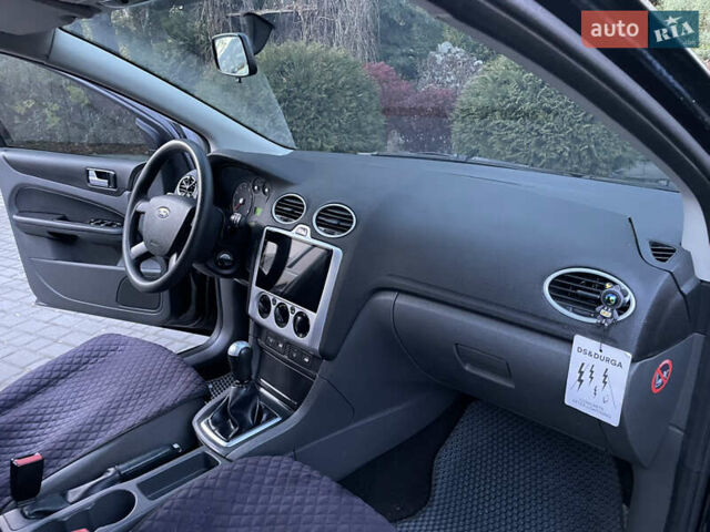 Чорний Форд Фокус, об'ємом двигуна 1.6 л та пробігом 294 тис. км за 4300 $, фото 31 на Automoto.ua