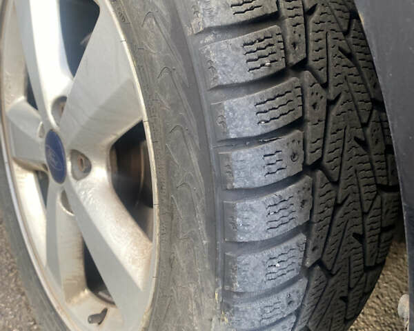 Черный Форд Фокус, объемом двигателя 1.6 л и пробегом 220 тыс. км за 3700 $, фото 14 на Automoto.ua