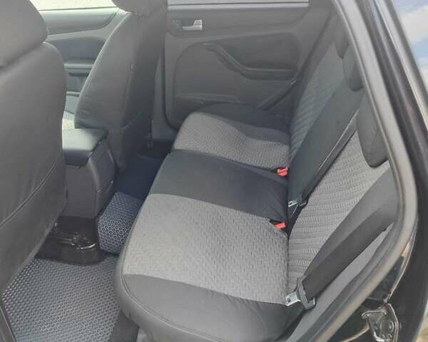 Черный Форд Фокус, объемом двигателя 1.6 л и пробегом 231 тыс. км за 4700 $, фото 21 на Automoto.ua